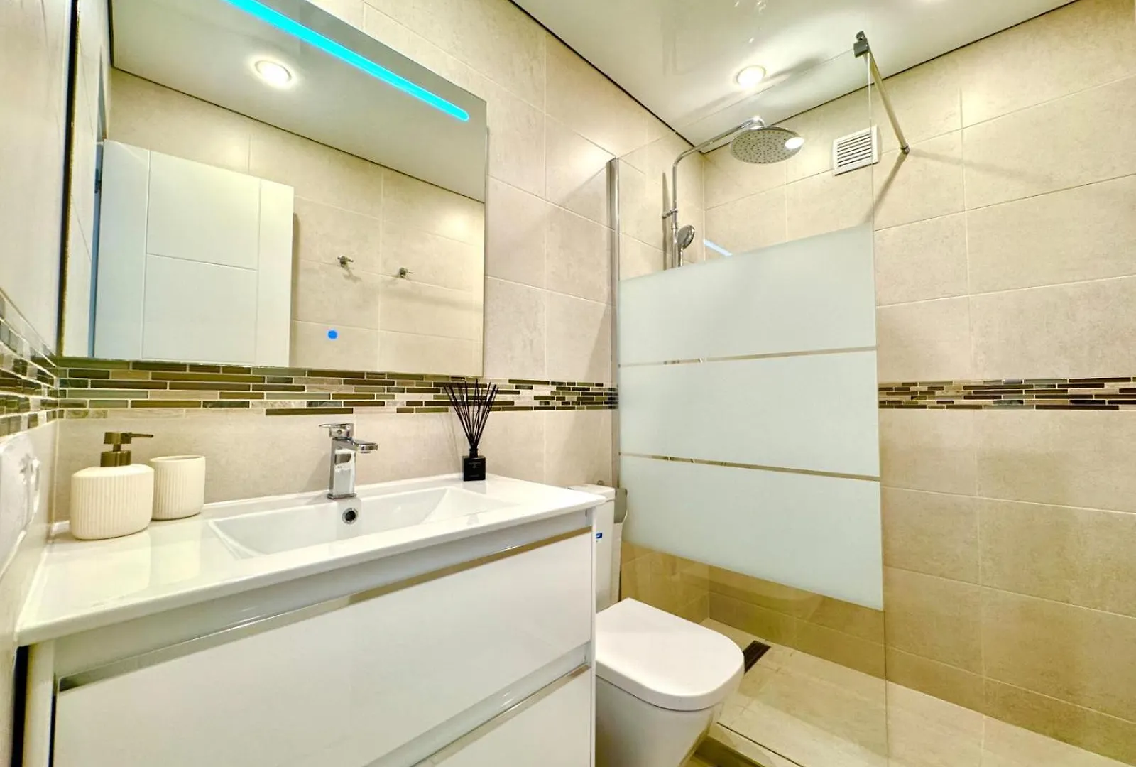 Bluebird Luxury Apartment In Las Americas Playa de las Americas